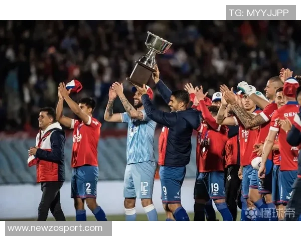 乌拉圭联赛门将禁区内起脚破门引发普斯卡什奖热议