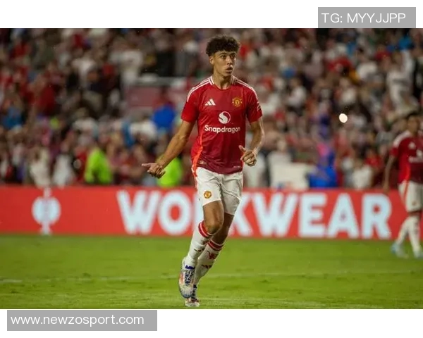 弗莱彻之子杰克在曼联U21比赛中被红牌罚下将面临两场停赛处罚